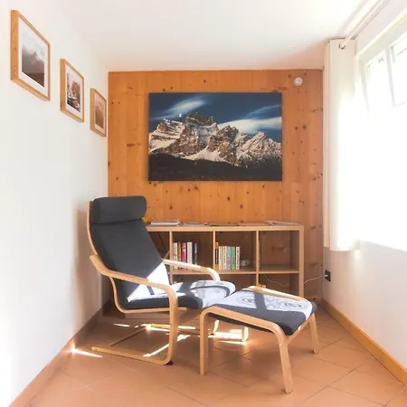 Daire Dolomites Garden Flat Near Cortina